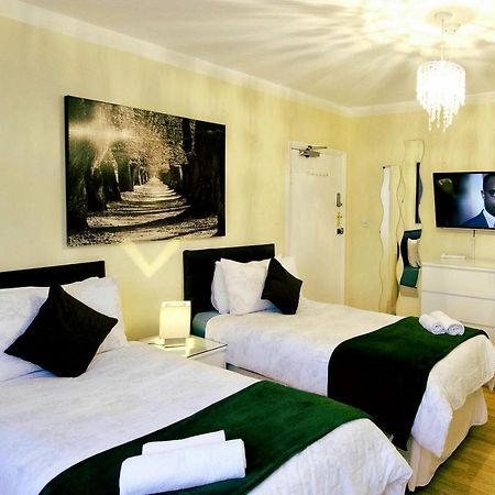 Gable Lodge London B&B Enfield Extérieur photo