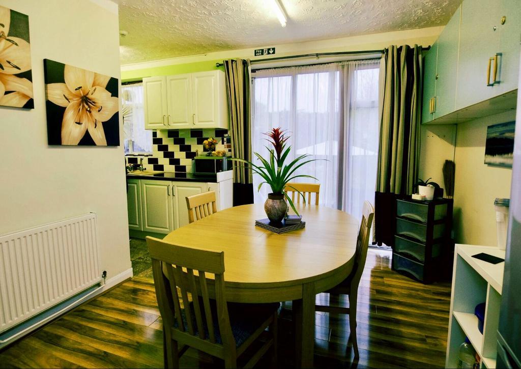 Gable Lodge London B&B Enfield Extérieur photo