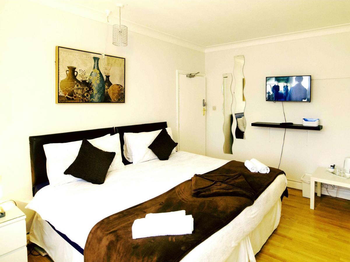 Gable Lodge London B&B Enfield Extérieur photo