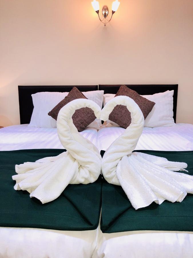 Gable Lodge London B&B Enfield Extérieur photo