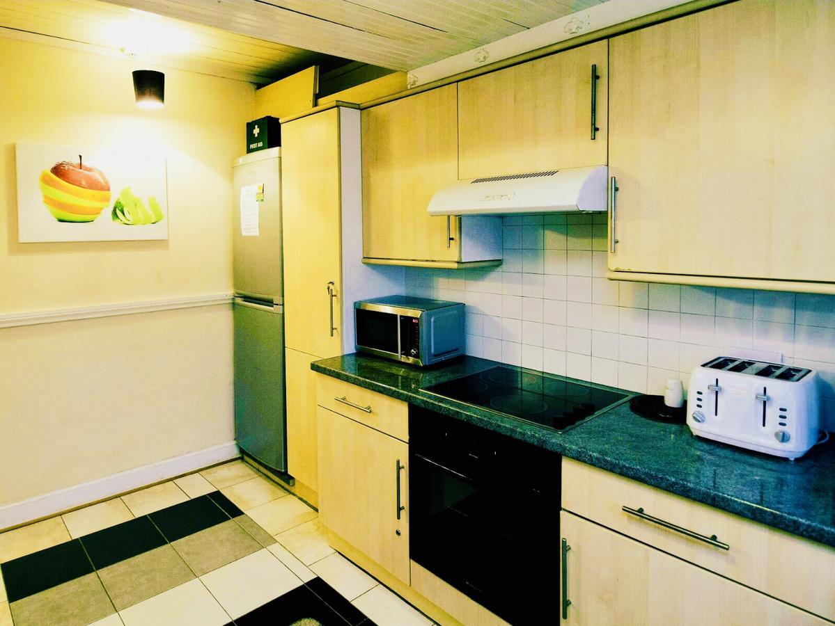 Gable Lodge London B&B Enfield Extérieur photo