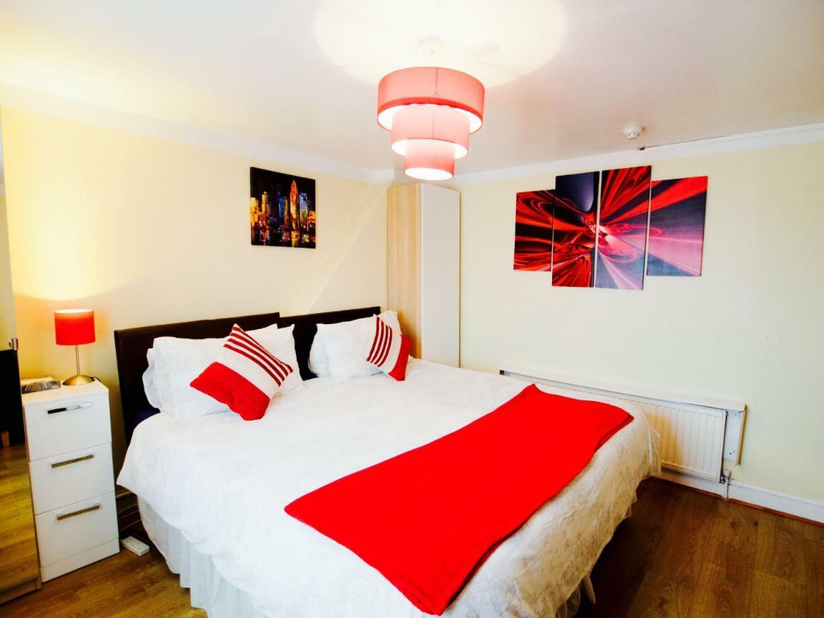 Gable Lodge London B&B Enfield Extérieur photo